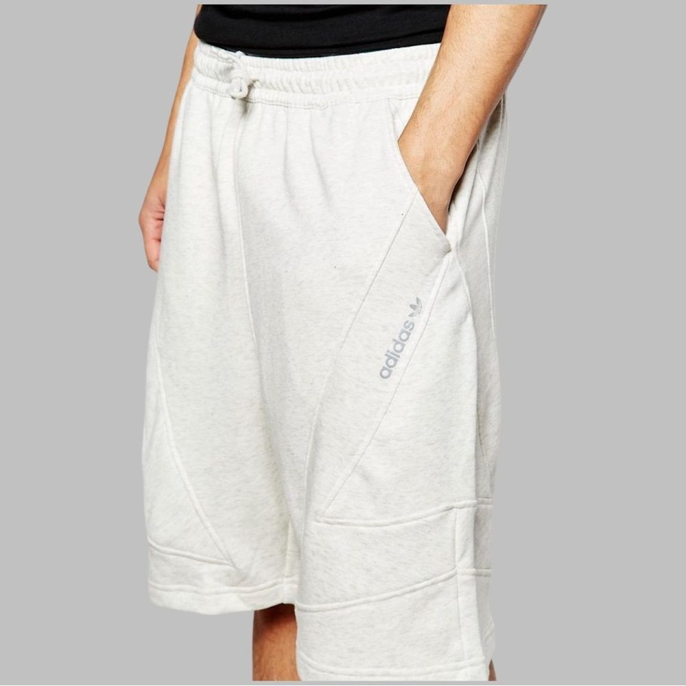 NWT Adidas Originals Men's Modern Long Shorts in Heathered Oat | Large